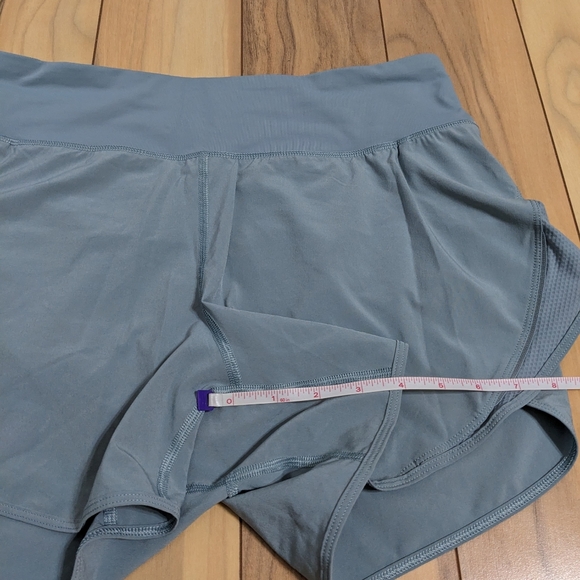 EUC! Lululemon Run Off Route Shorts In Light Blue Size 8 - Picture 10 of 14